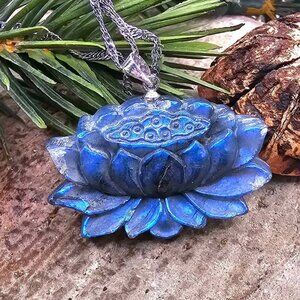 Nature Labradorite Carved Flashy Lotus Flower Pendant Necklace
